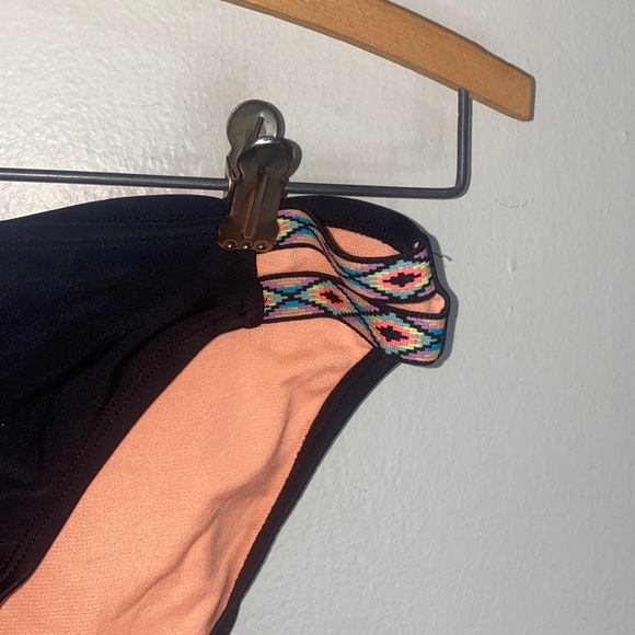 🎱Adorable 2 piece bikini! - Picture 5 of 11